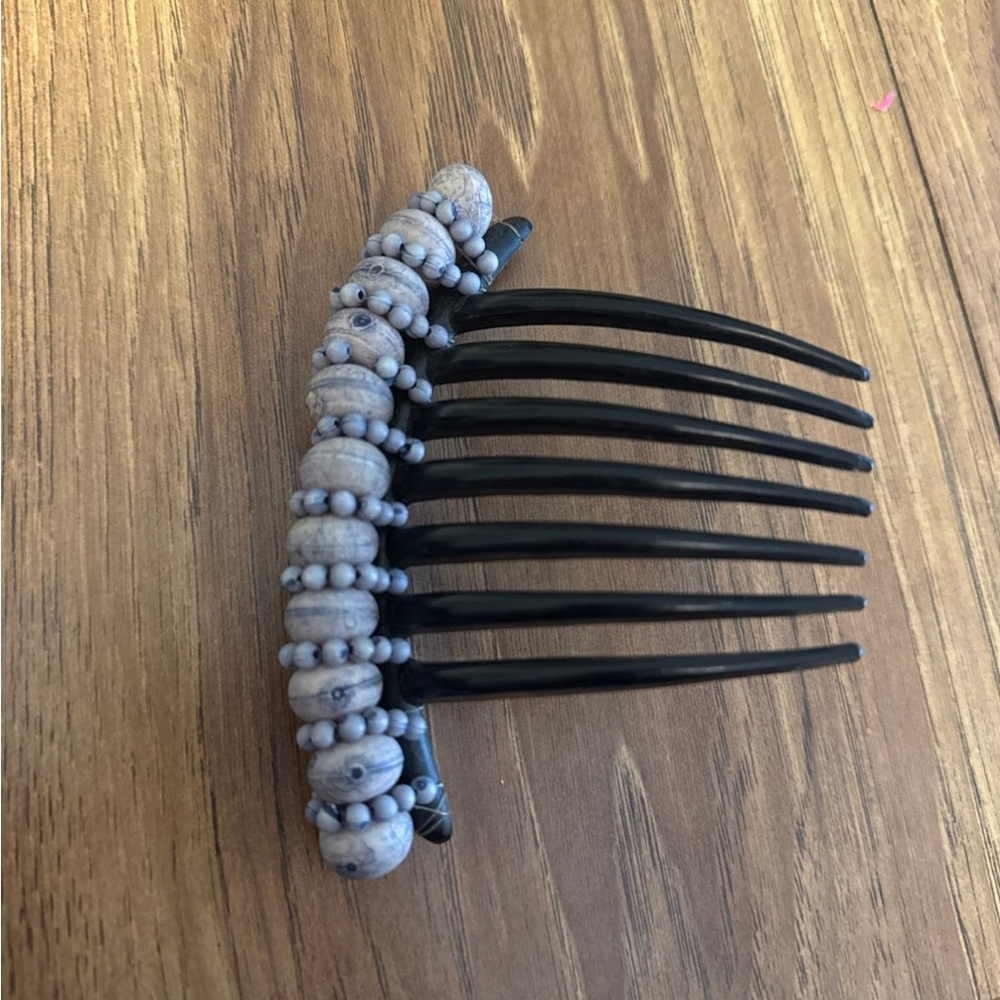 French Twist Beaded Hair Comb in Light Gray and Black